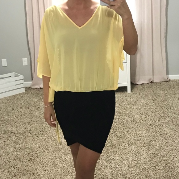 Yellow beautiful blouse light weight like new - Picture 2 of 6